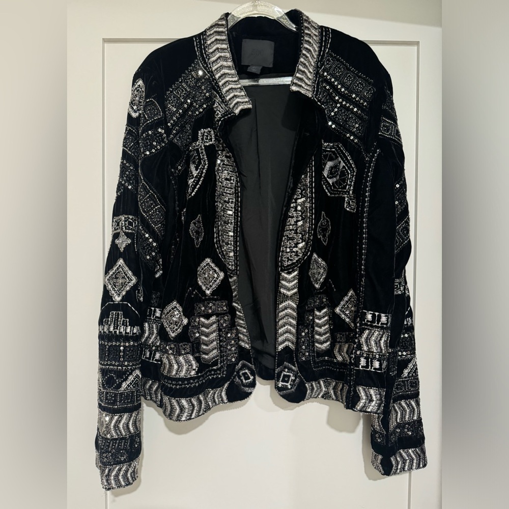 Beautifully detailed silver beaded velvet jacket open closure